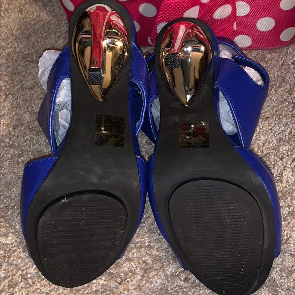 Heels - Picture 3 of 5